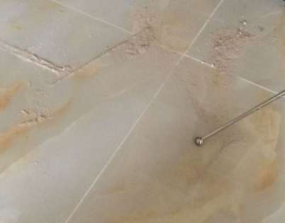 环江瓷砖空鼓维修公司分享粘合剂选择不当在瓷砖铺贴过程中可能导致以下问题