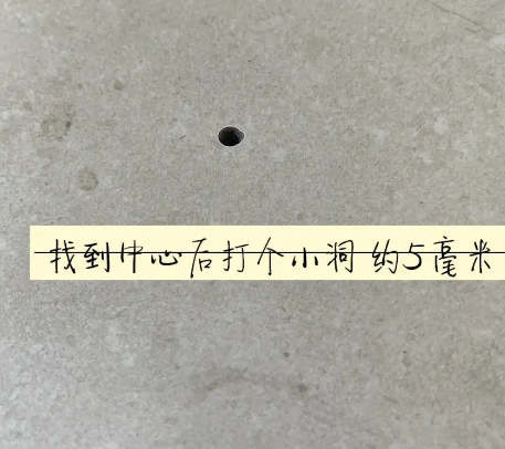 环江瓷砖空鼓维修公司专业解答在瓷砖铺贴过程中，如果砂料搅拌不均匀，将会带来以下问题